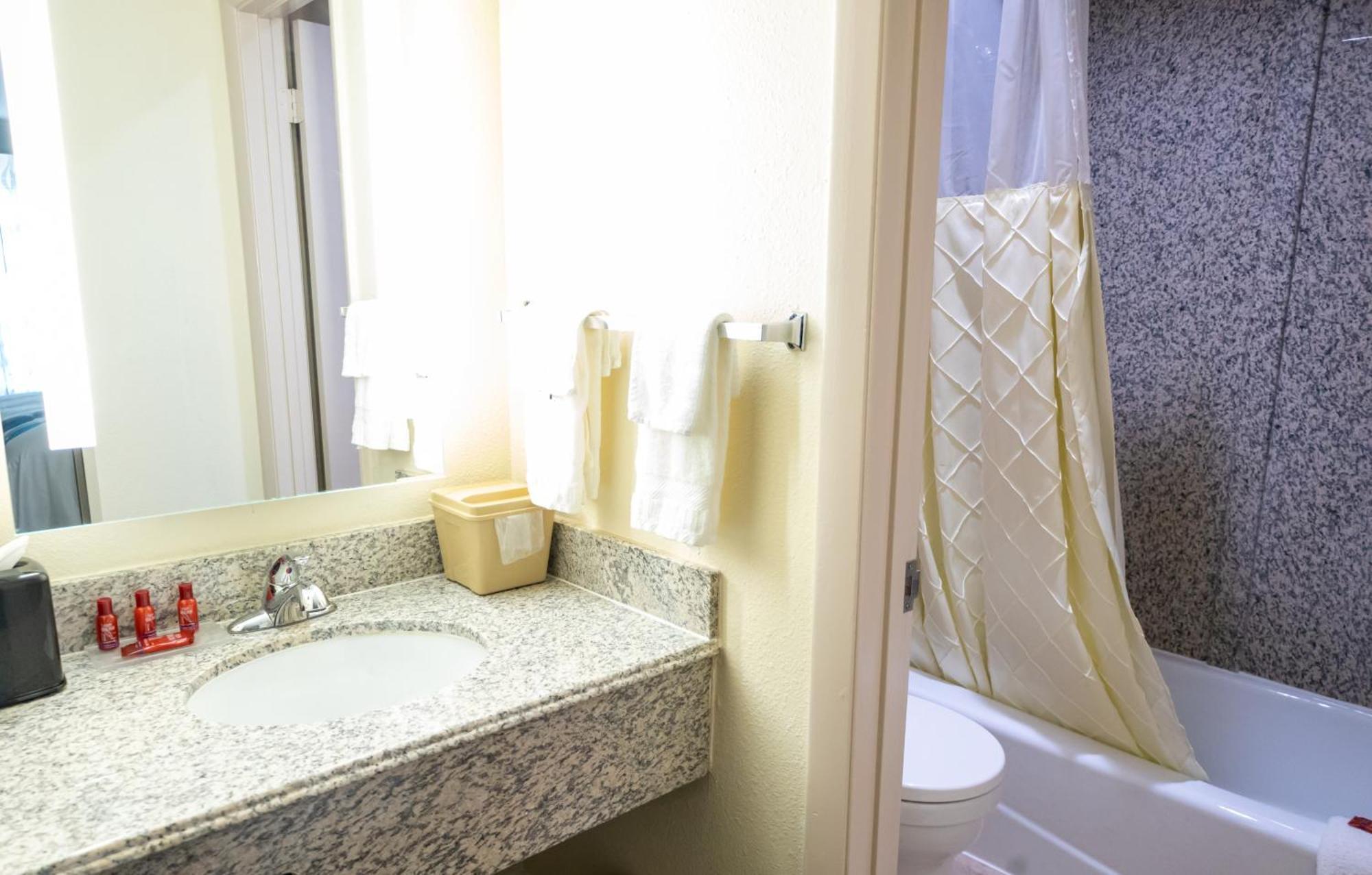 Days Inn By Wyndham College Park Atlanta Airport South Екстериор снимка
