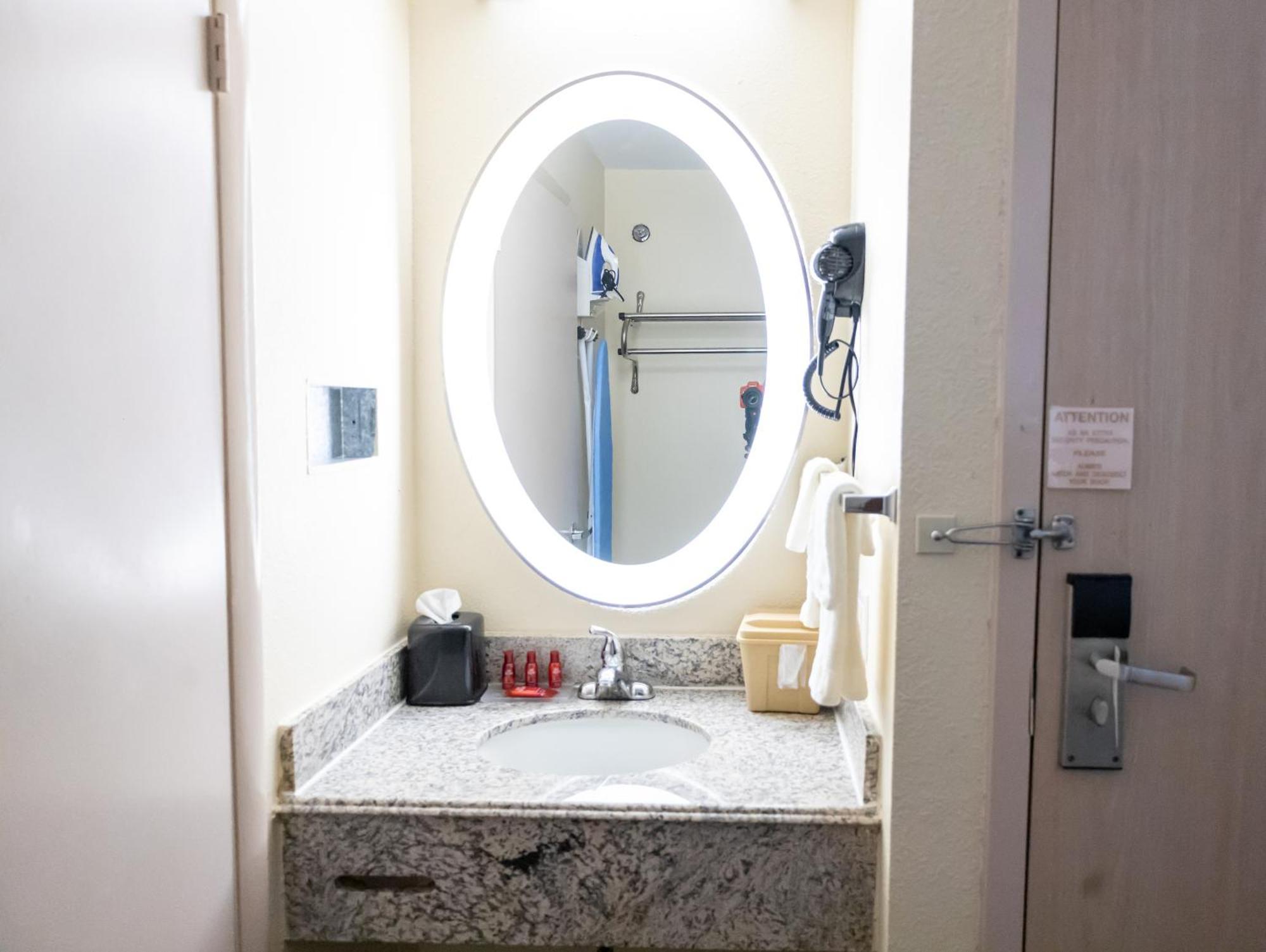 Days Inn By Wyndham College Park Atlanta Airport South Екстериор снимка